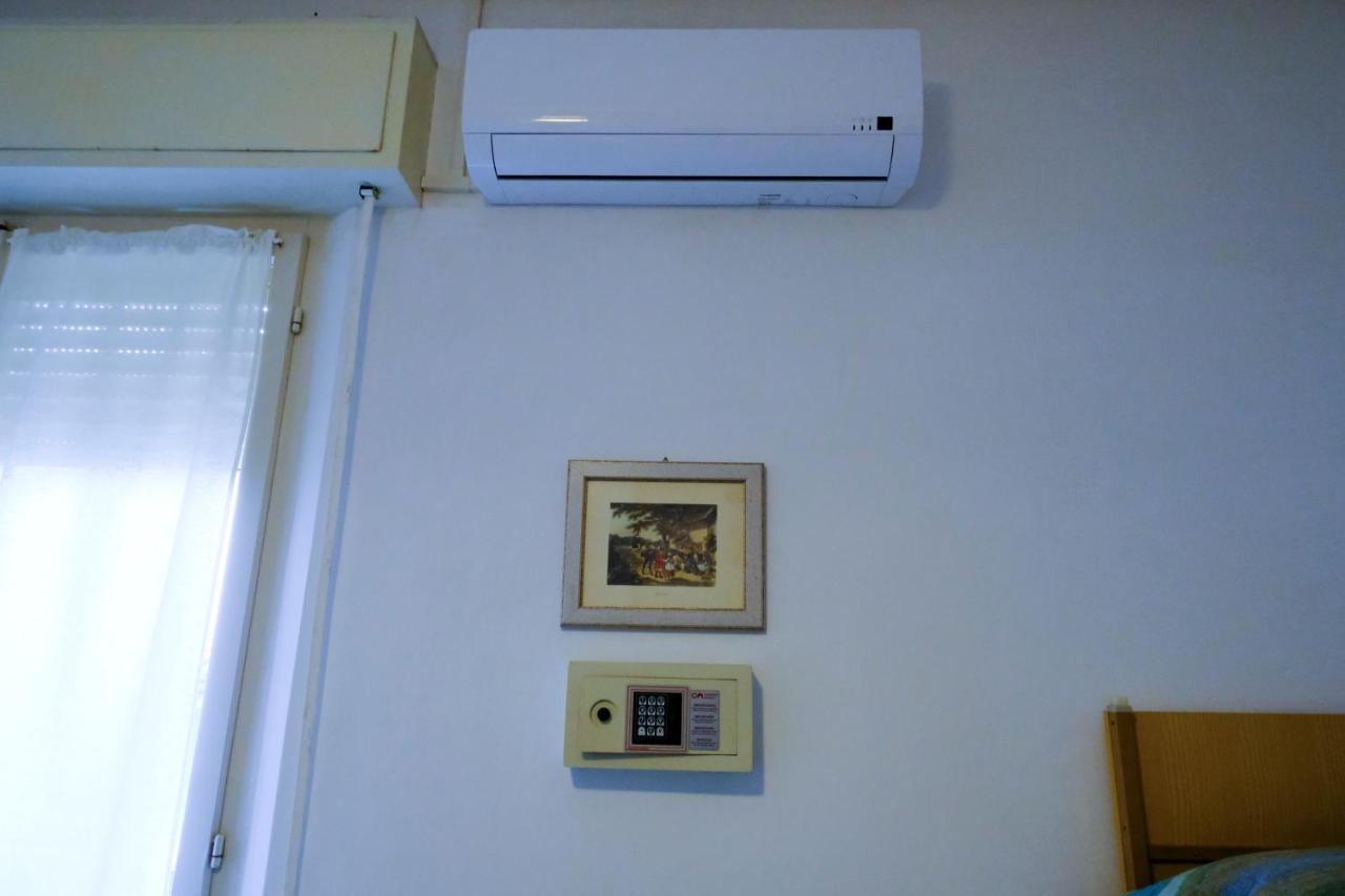 Hotel Chiara Rimini Extérieur photo