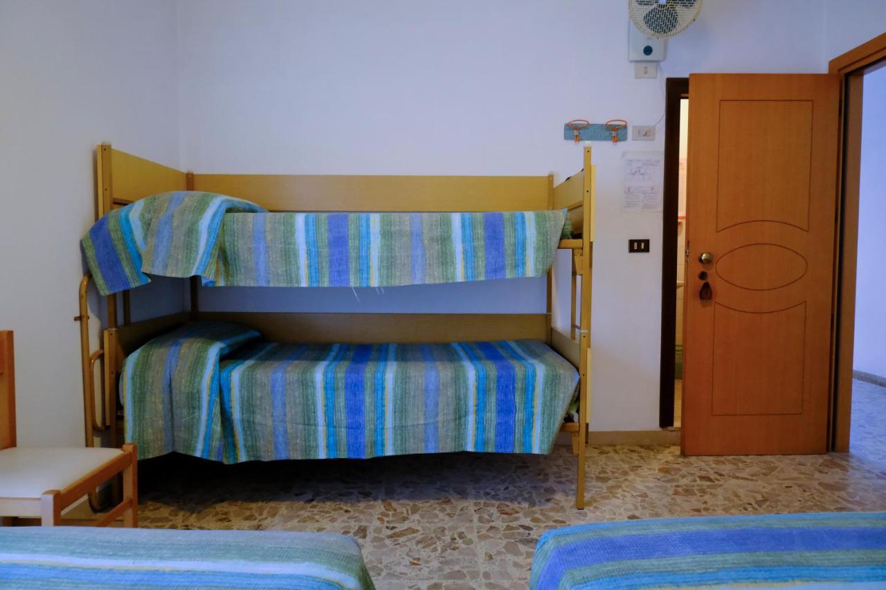 Hotel Chiara Rimini Extérieur photo