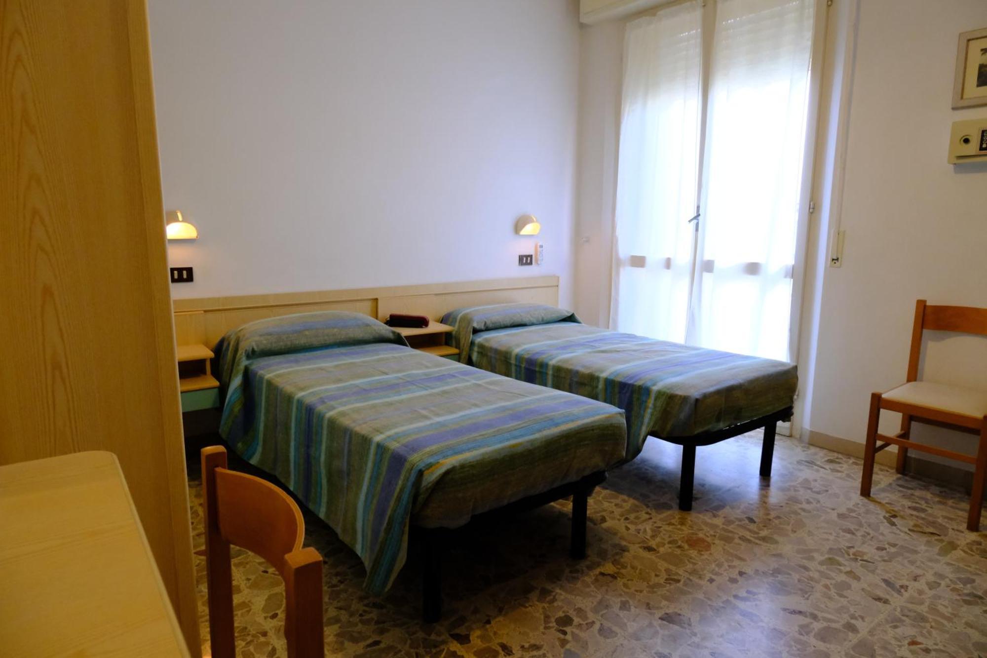 Hotel Chiara Rimini Extérieur photo